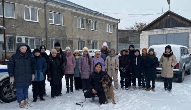 Экскурсия для ребят 5 А класса в ОМВД России по Павлоградскому району.